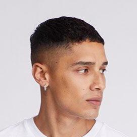 files/PS_Basics_Mens_Reece_Regular_T-Shirt_-_White_size_Large_1844052c-b356-4099-b0cc-fea718a7348a.jpg